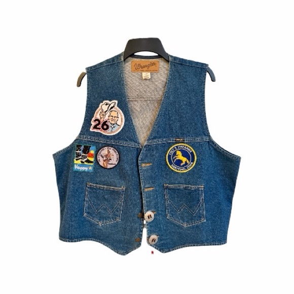 VINTAGE, MENS WRANGLER,AUTHENTIC WESTERN, DENIM VEST WITH CUSTOM PATCHES.SIZEXL - Picture 3 of 9